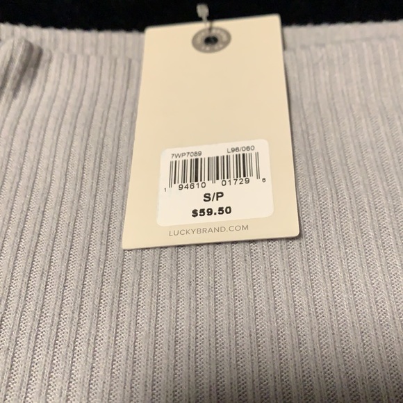 Lucky Brand Oversized Gray Thin Sweater, NWT’s - Picture 3 of 9